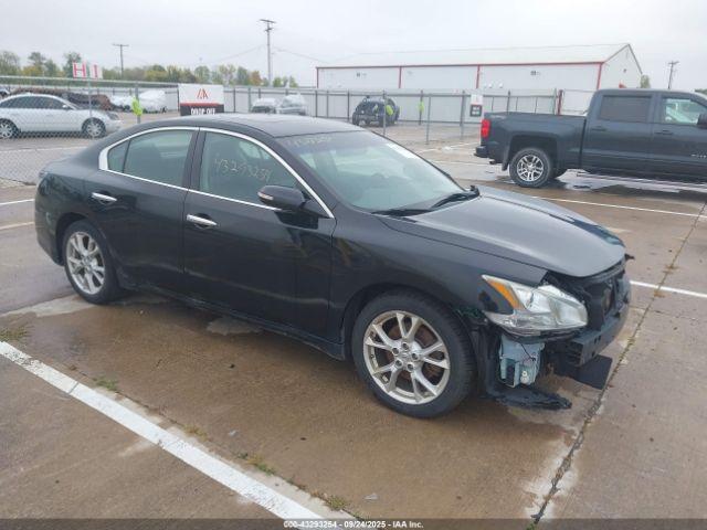  Salvage Nissan Maxima