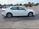 Toyota Camry Le Image 7