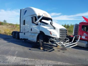 Salvage Freightliner New Cascadia 126