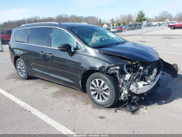  Salvage Chrysler Pacifica