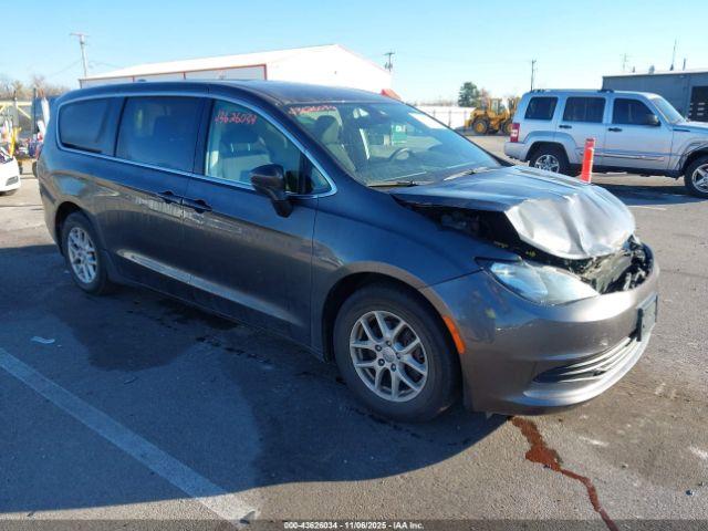  Salvage Chrysler Pacifica