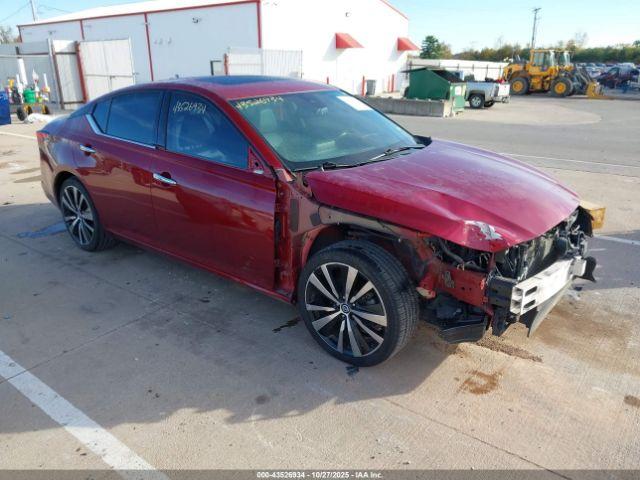  Salvage Nissan Altima
