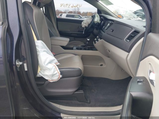 Kia Sedona Lx Image 13