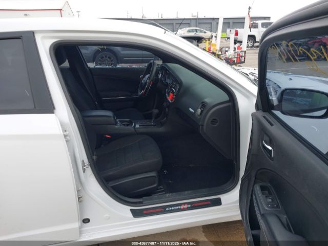 Dodge Charger Se Image 7