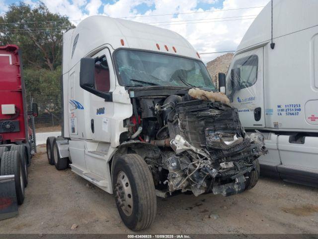  Salvage Freightliner New Cascadia 126
