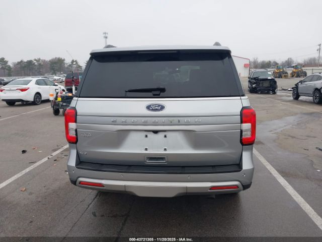 Ford Expedition Xlt Image 3