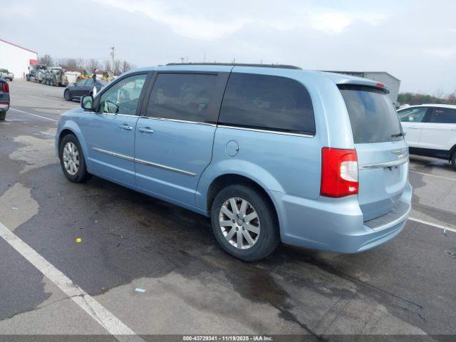 Chrysler Town & Country Touring Image 2