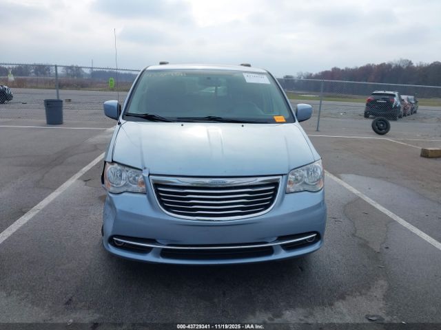 Chrysler Town & Country Touring Image 5
