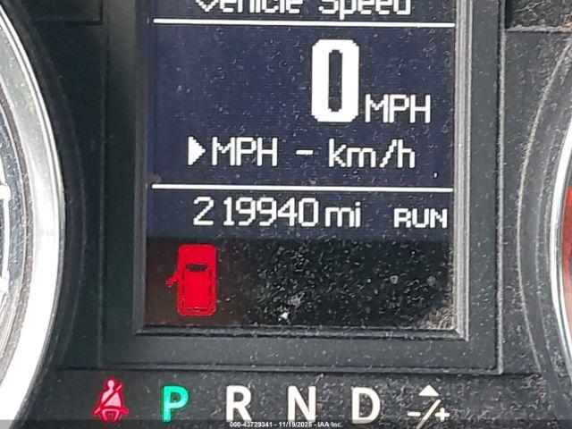 Chrysler Town & Country Touring Image 8