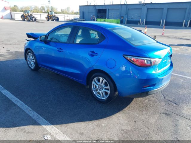 Toyota Yaris Image 4