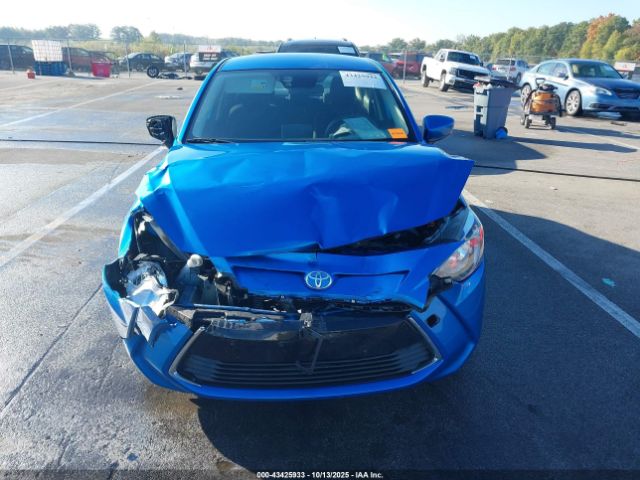 Toyota Yaris Image 16