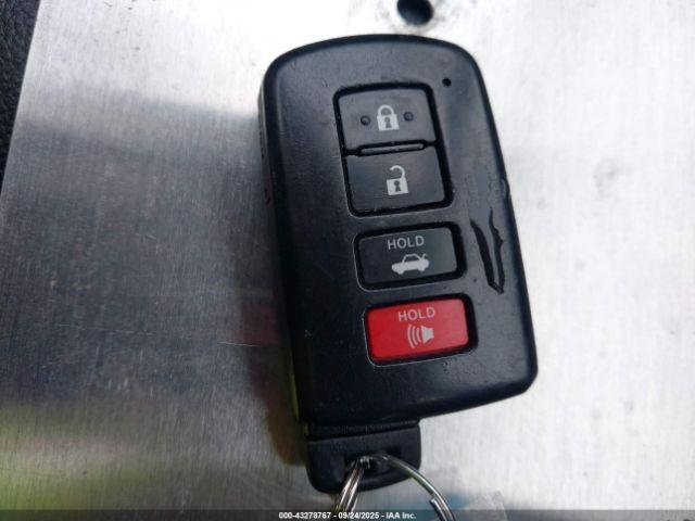 Toyota Corolla Xle Image 11