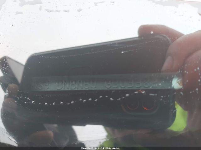 Subaru Legacy 2.5i Limited Image 3