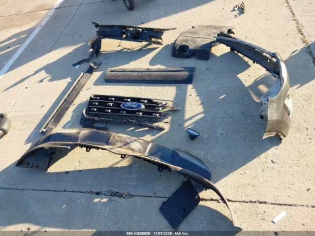 Ford Explorer Xlt Image 8