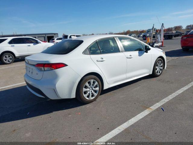 Toyota Corolla Le Image 8