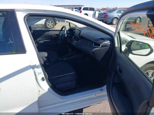 Toyota Corolla Le Image 3