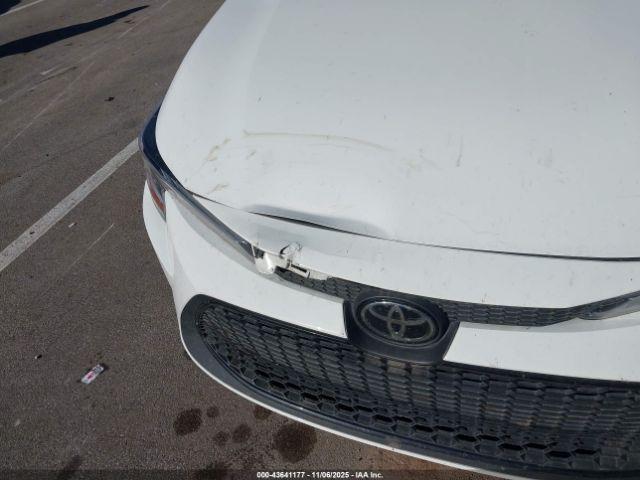 Toyota Corolla Le Image 12