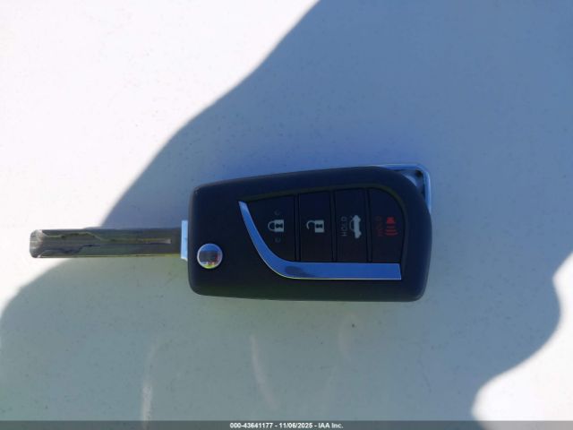 Toyota Corolla Le Image 2