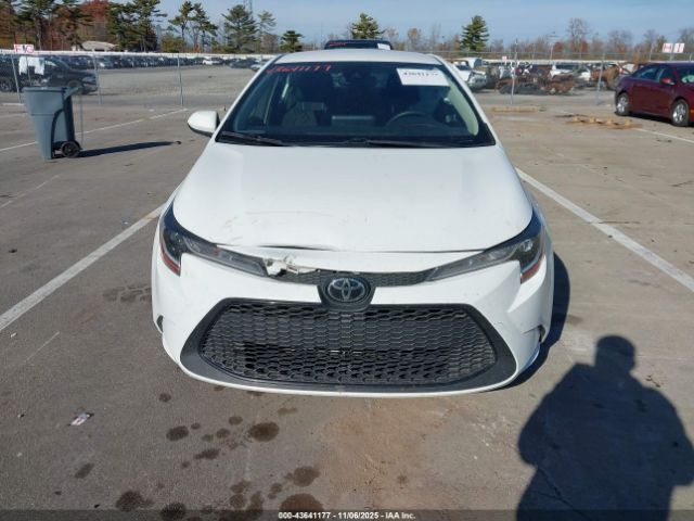Toyota Corolla Le Image 10