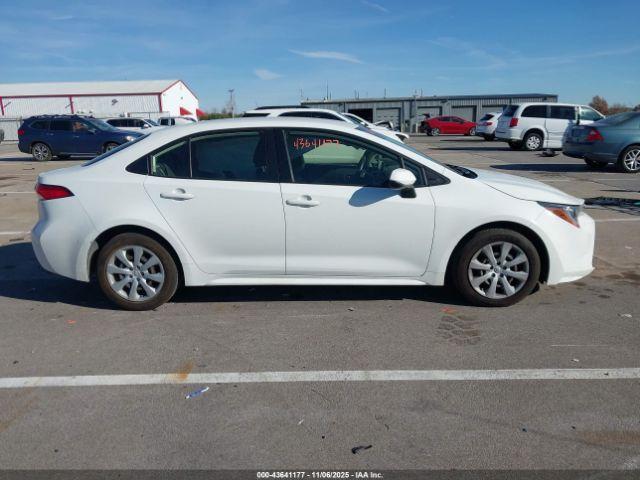 Toyota Corolla Le Image 11