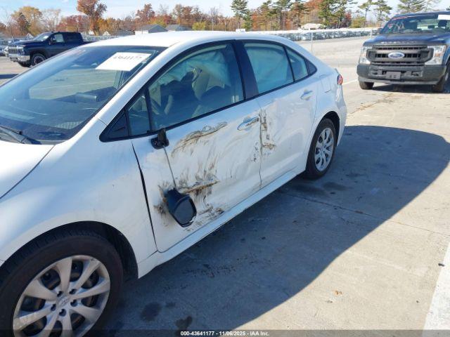 Toyota Corolla Le Image 4