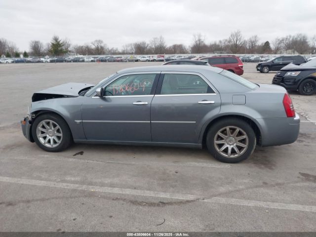 Chrysler 300c Image 3