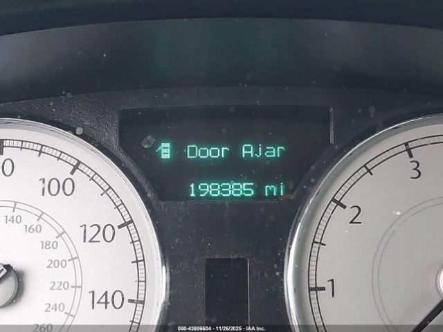 Chrysler 300c Image 13