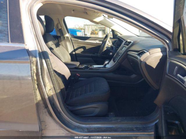 Ford Fusion Se Image 4