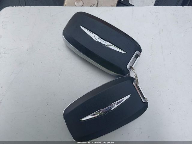 Chrysler Pacifica Limited Image 4