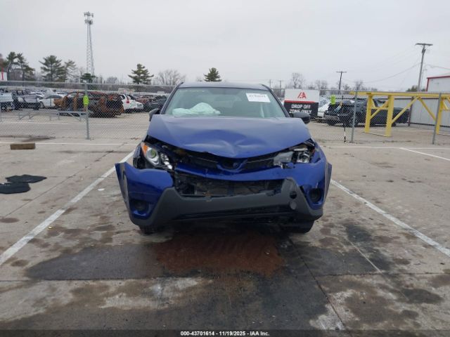 Toyota RAV4 Le Image 16