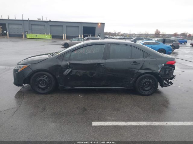 Toyota Corolla Le Image 16