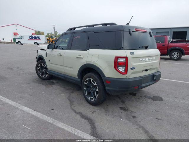Ford Bronco Outer Banks Image 2