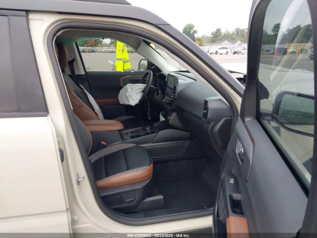 Ford Bronco Outer Banks Image 5