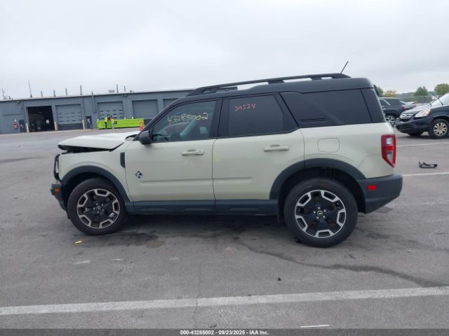 Ford Bronco Outer Banks Image 12