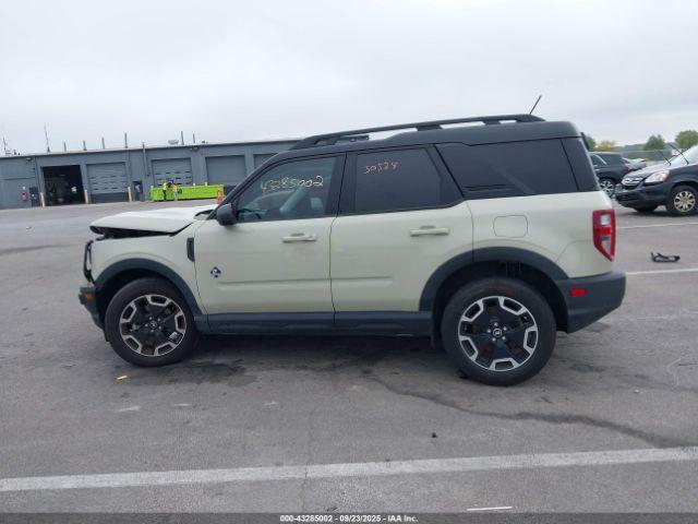 Ford Bronco Outer Banks Image 12
