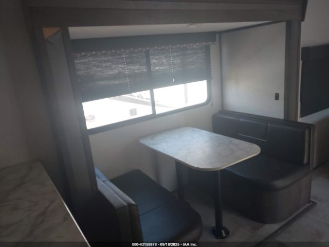 Coleman 1855rb Image 10