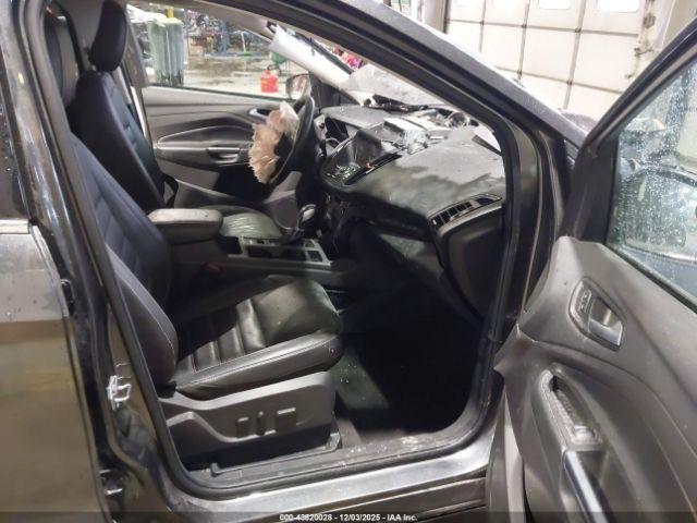 Ford Escape Titanium Image 6