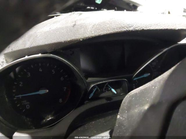 Ford Escape Titanium Image 2