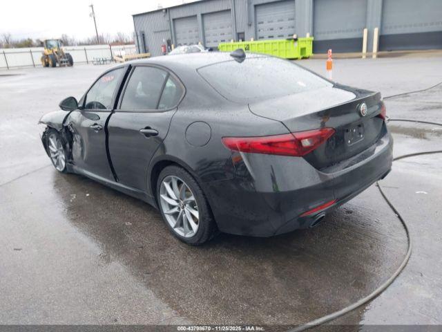 Alfa Romeo Giulia Sprint Rwd Image 4