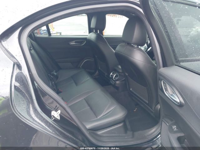 Alfa Romeo Giulia Sprint Rwd Image 5