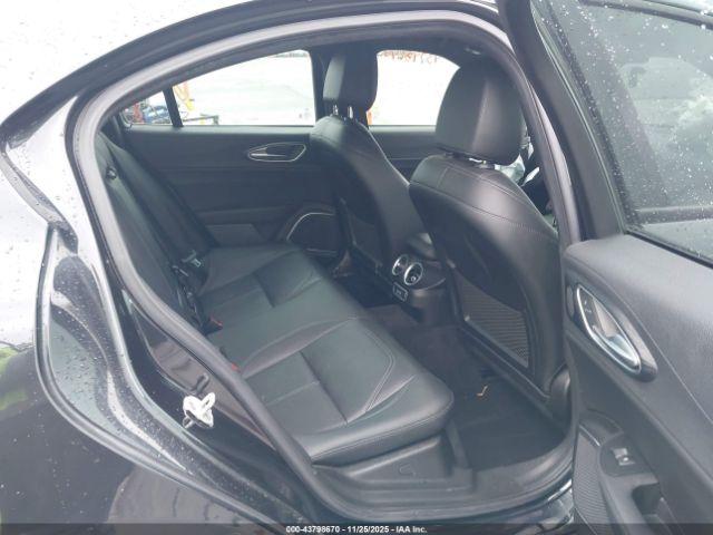 Alfa Romeo Giulia Sprint Rwd Image 5