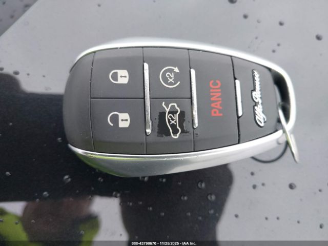 Alfa Romeo Giulia Sprint Rwd Image 6