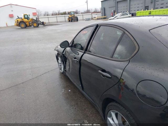 Alfa Romeo Giulia Sprint Rwd Image 14