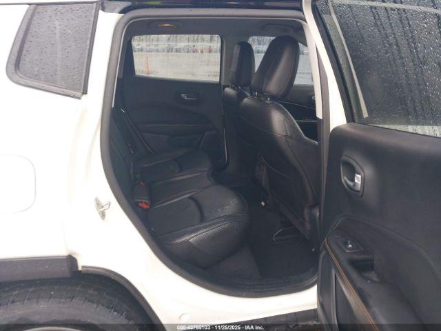 Jeep Compass Limited 4x4 Image 10