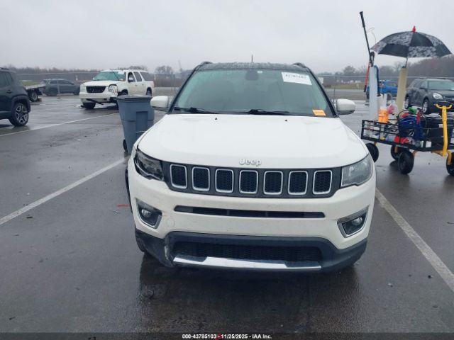 Jeep Compass Limited 4x4 Image 11