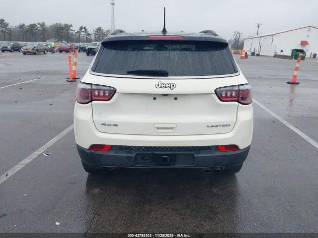 Jeep Compass Limited 4x4 Image 13