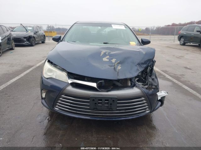 Toyota Camry Le Image 14