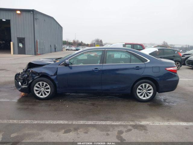 Toyota Camry Le Image 8