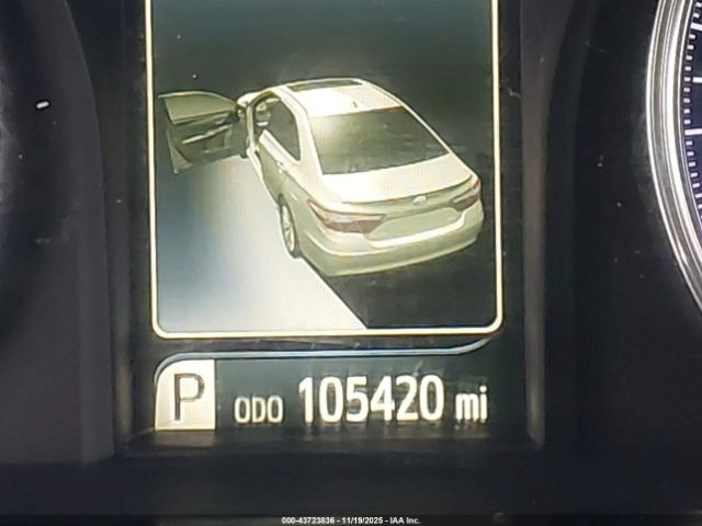 Toyota Camry Le Image 10