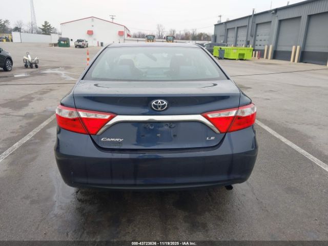 Toyota Camry Le Image 2